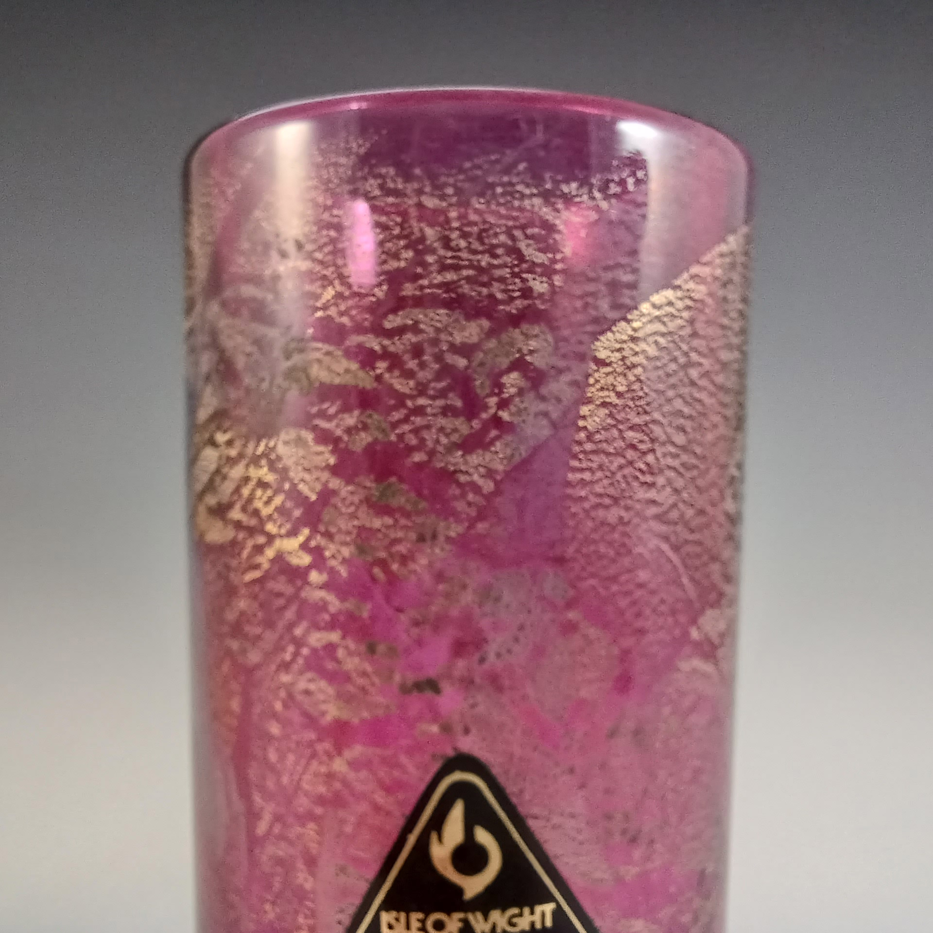 LABELLED Isle of Wight Studio / Harris 'Azurene Pink' Glass Vase - Click Image to Close