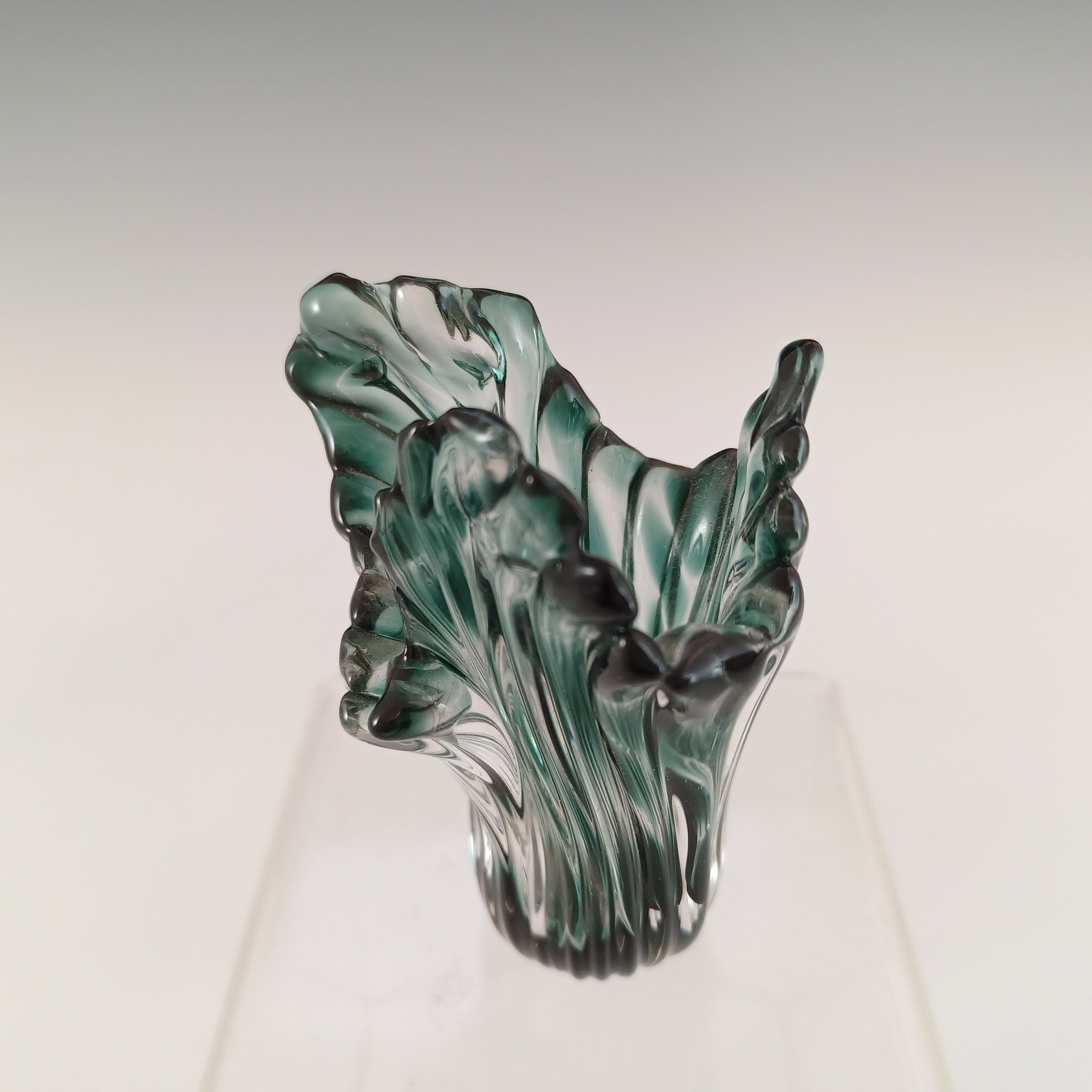 (image for) LABELLED Miniature Isle of Wight Studio 'Lily' Green Glass Vase - Click Image to Close