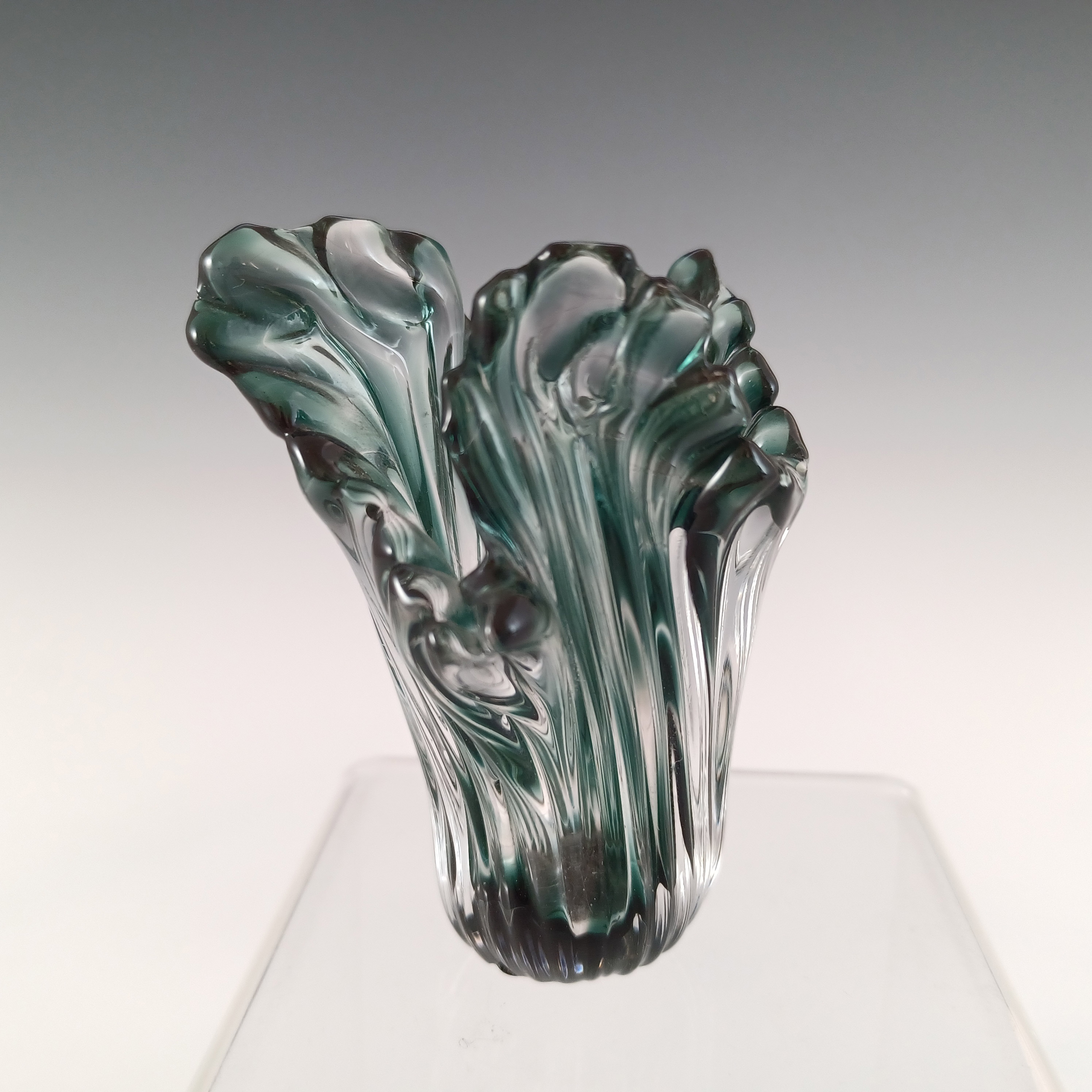 (image for) LABELLED Miniature Isle of Wight Studio 'Lily' Green Glass Vase - Click Image to Close