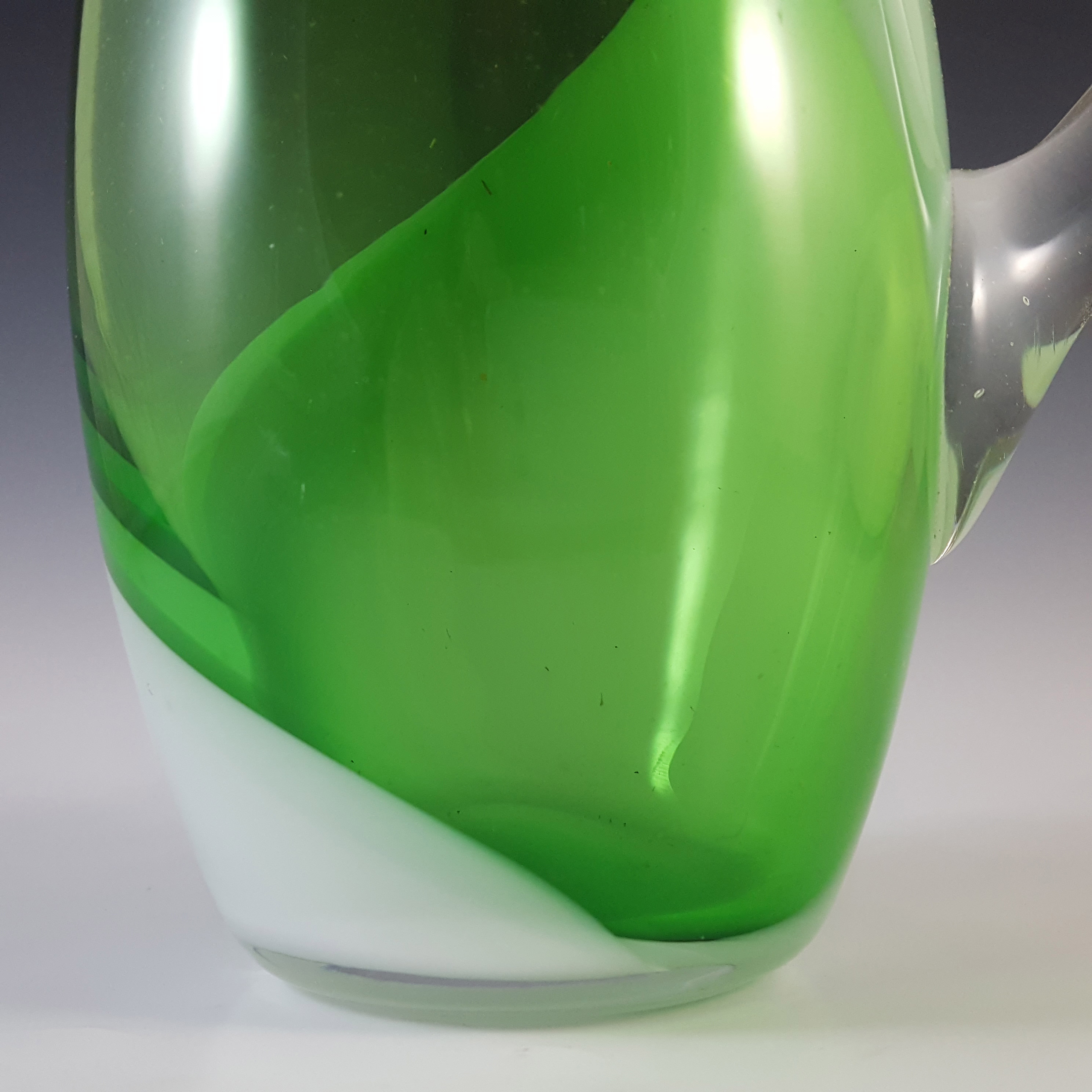 BOXED & LABELLED Sanyu Japanese Green & White Glass Jug / Pitcher - Click Image to Close