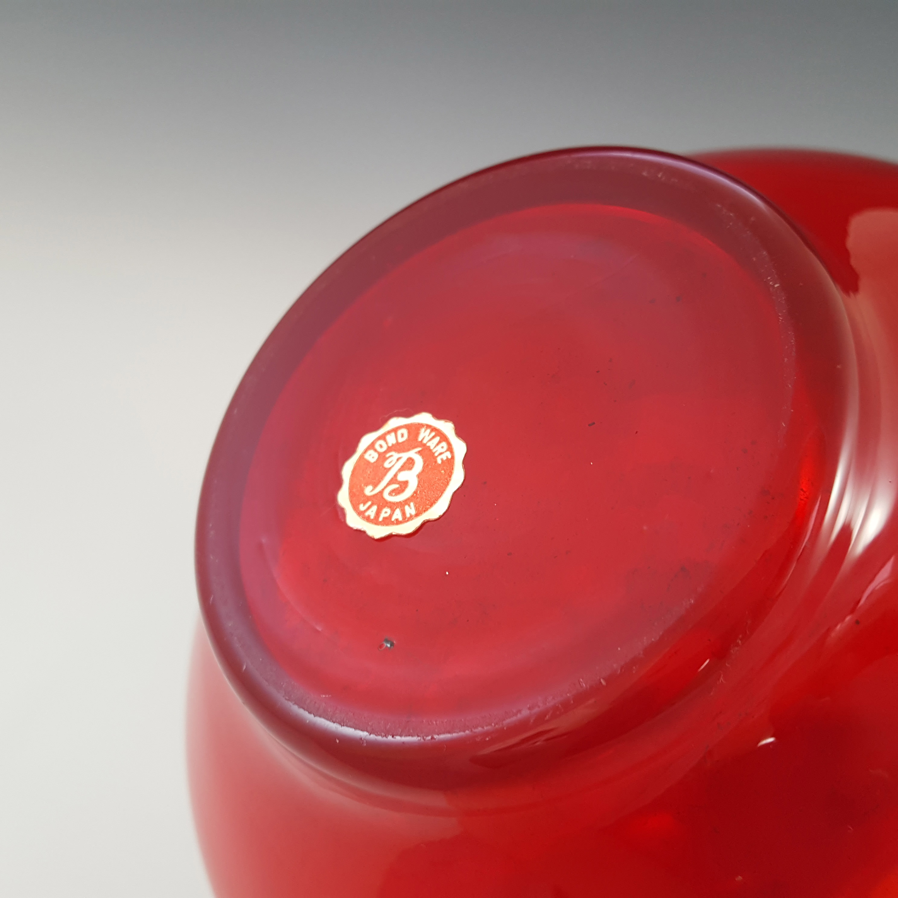 Japanese Vintage Red Glass 'Bond Ware' Vase - Labelled - Click Image to Close