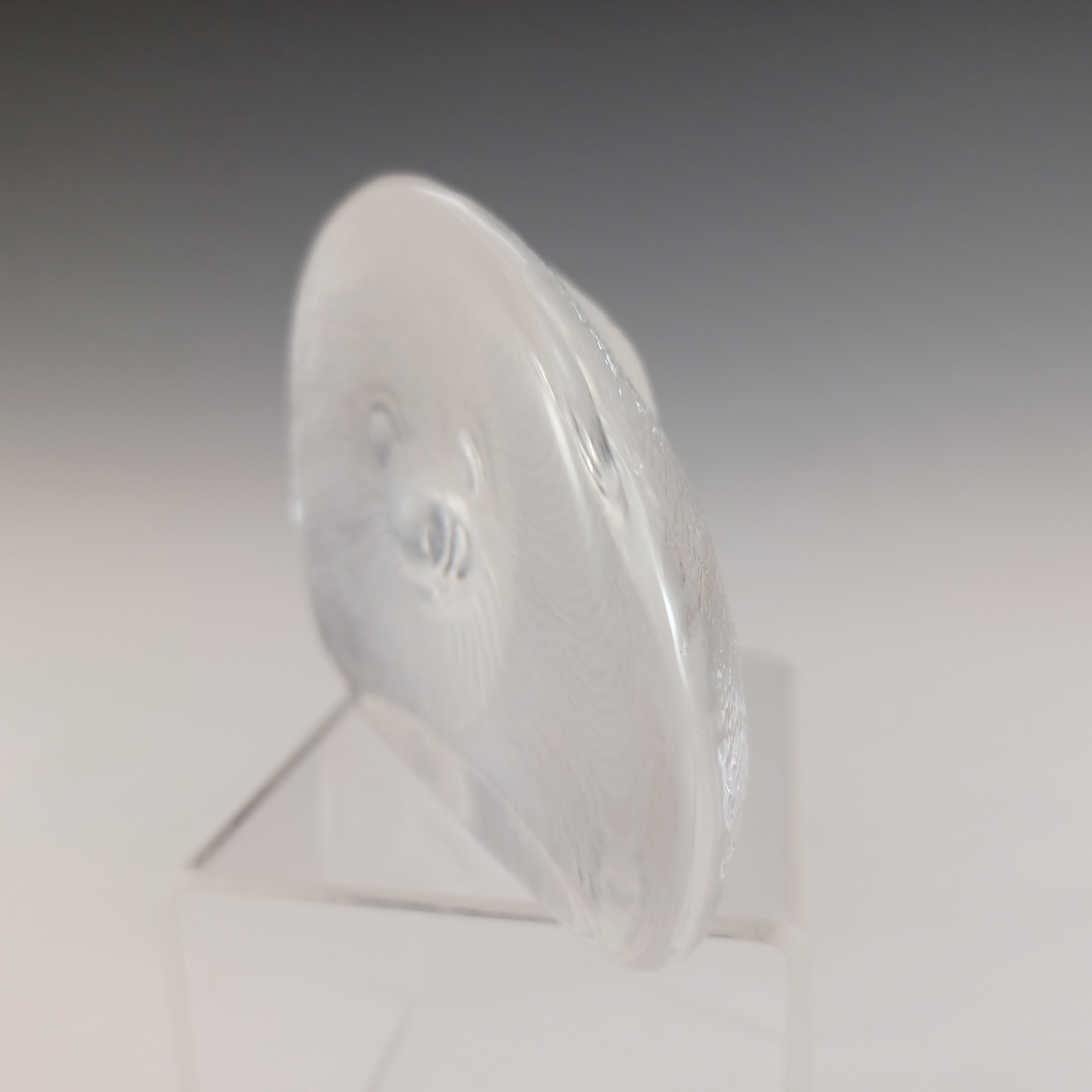 (image for) SIGNED Mats Jonasson #3303 Glass Seal Paperweight - Click Image to Close