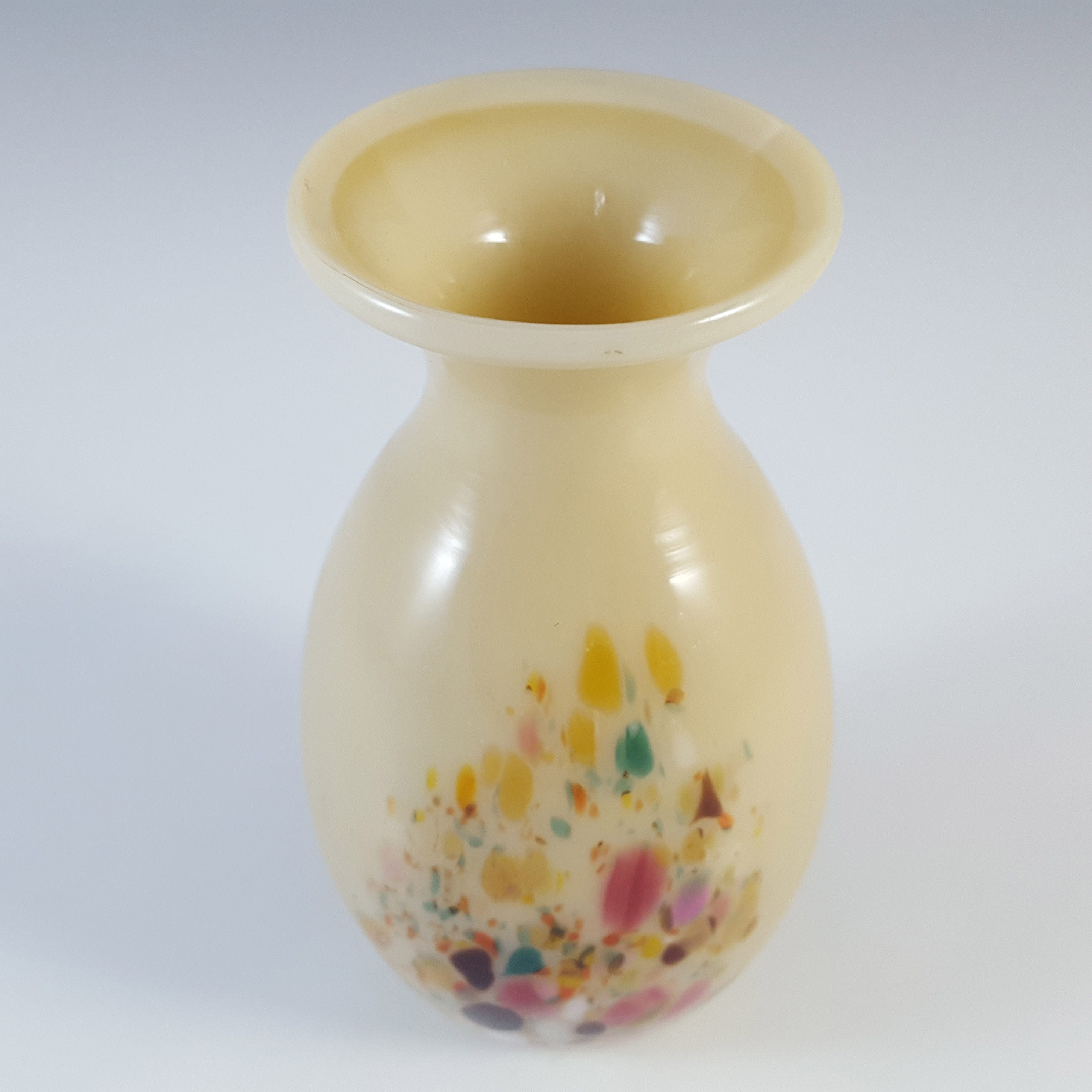 (image for) Mdina Cream Speckled Maltese Glass Vintage Vase - Signed - Click Image to Close