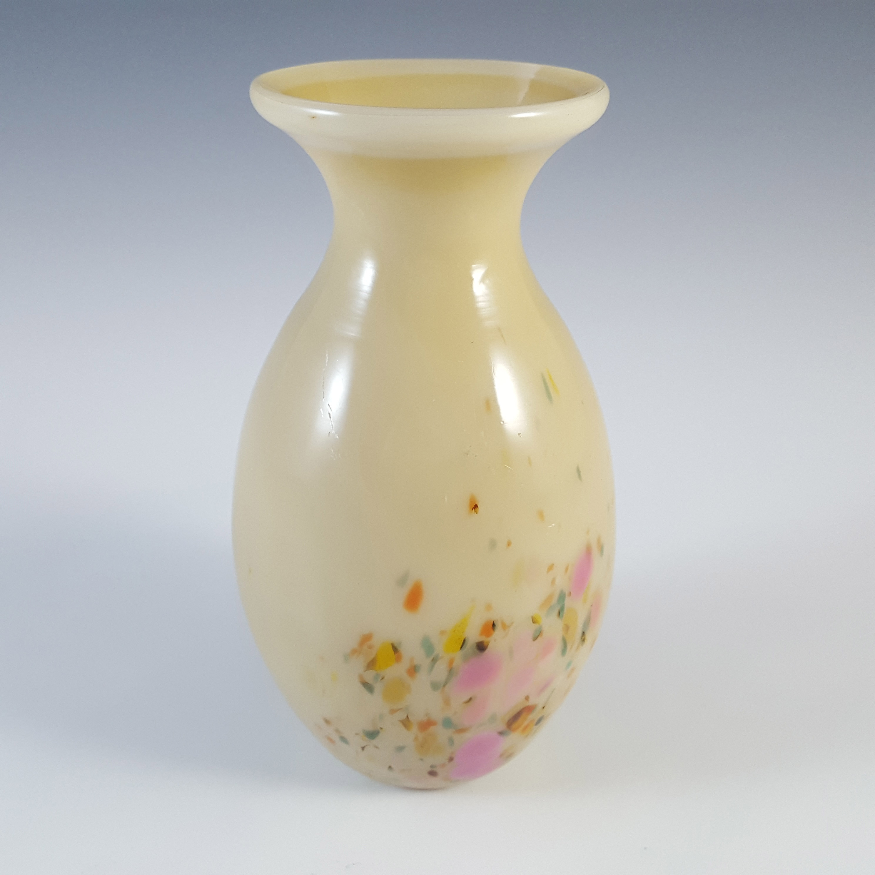 Mdina Cream Speckled Maltese Glass Vintage Vase - Signed - Click Image to Close