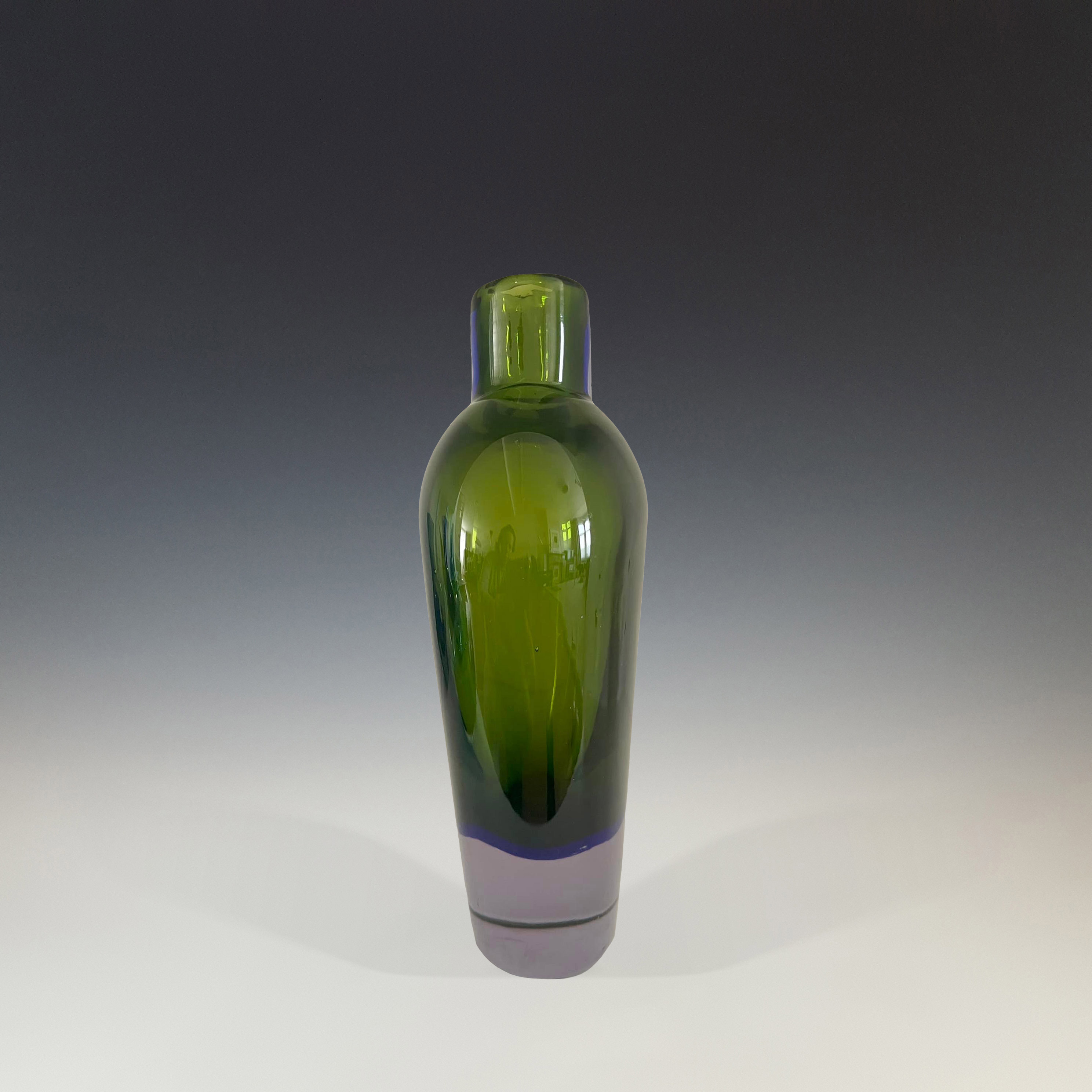 (image for) Seguso Vetri d'Arte #11732 Green & Lilac Sommerso Glass Vase by Flavio Poli - Click Image to Close