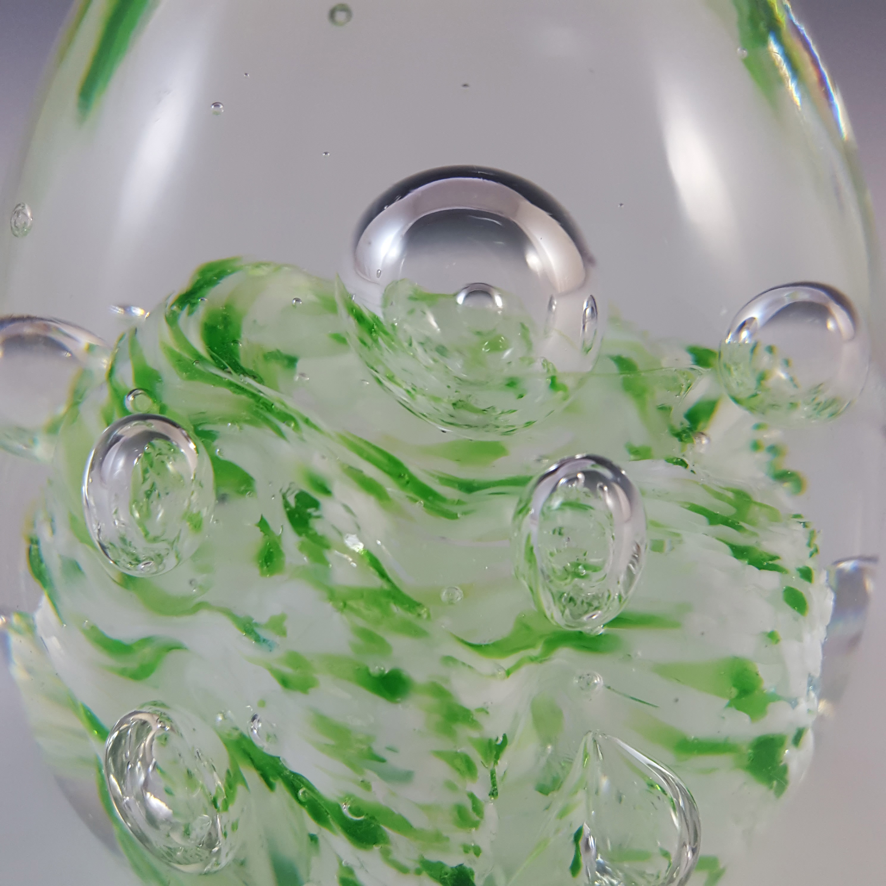 Chinese Green & White Speckled Glass Bubble Egg Paperweight - Click Image to Close