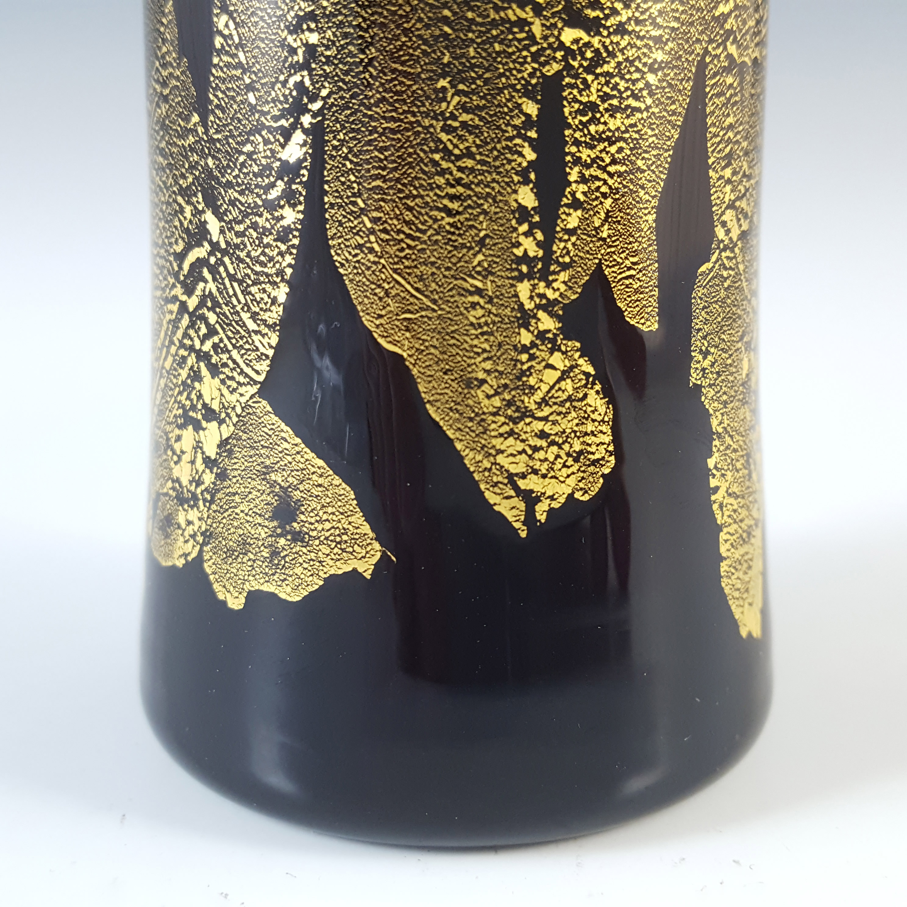 (image for) MARKED Stuart Strathearn Black & Gold Leaf Vintage Glass Vase - Click Image to Close