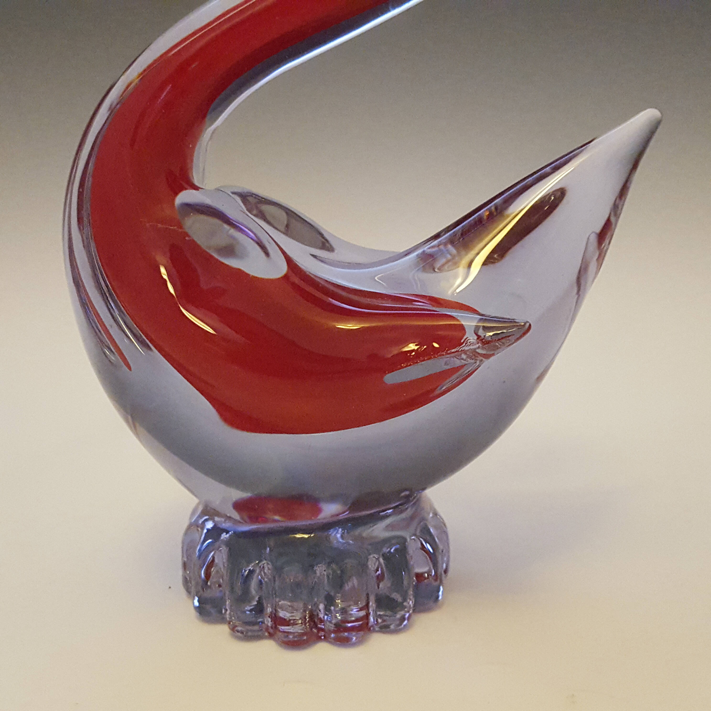 (image for) Murano Red & Neodymium Lilac / Blue Sommerso Glass Swan - Click Image to Close