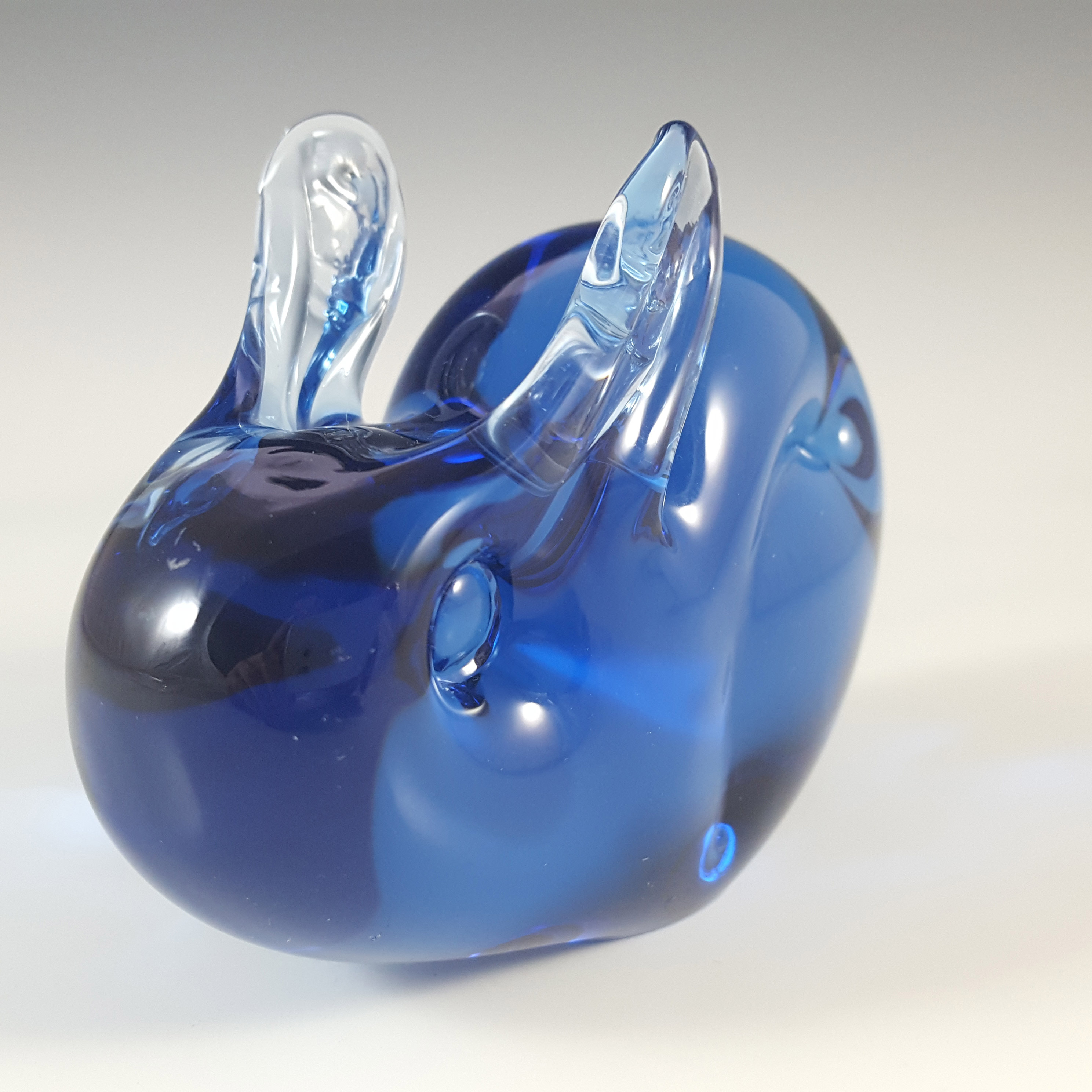 (image for) MARKED Wedgwood Blue Glass Rabbit Paperweight SG422 - Click Image to Close