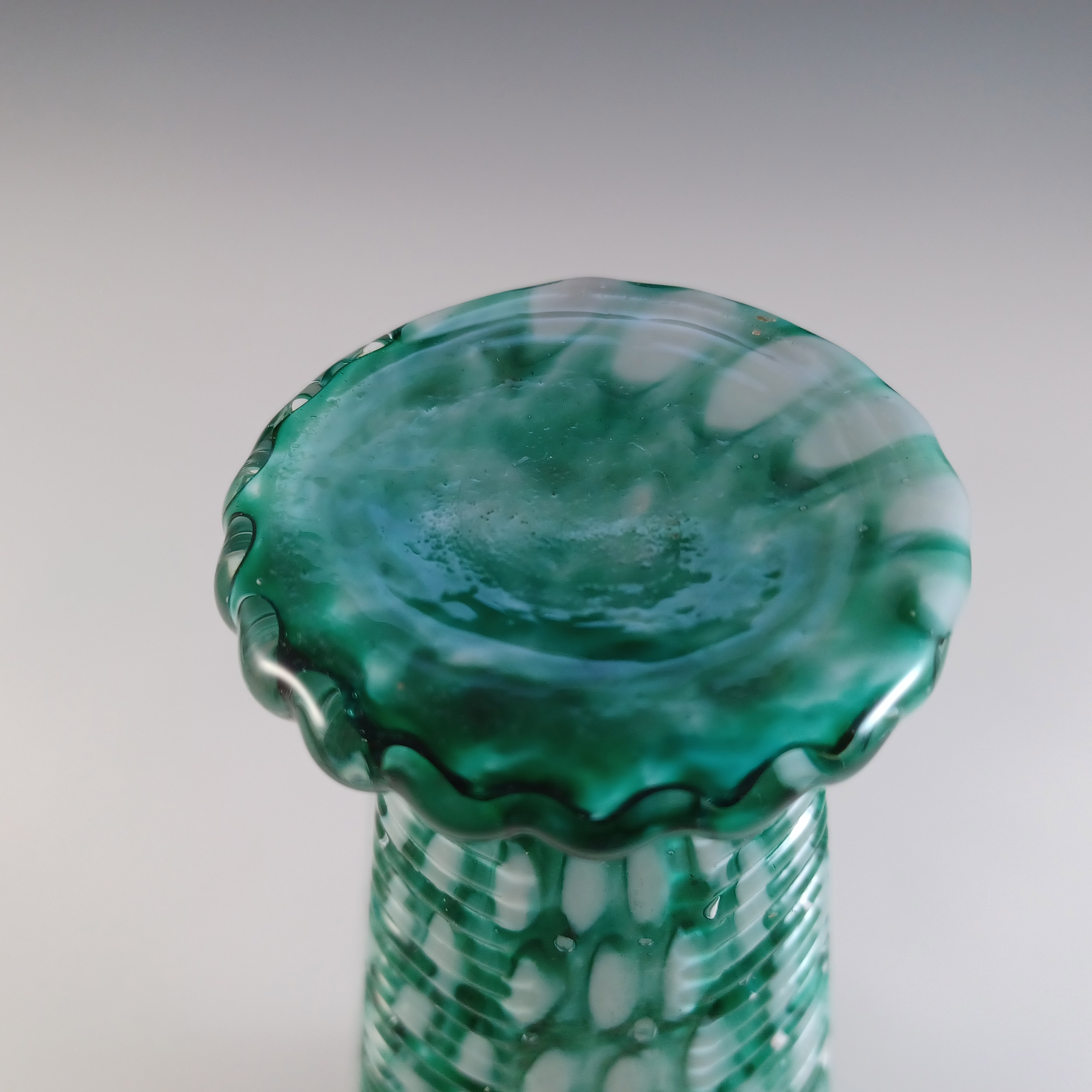 Welz Bohemian Honeycomb Green & White Spatter Glass Vase - Click Image to Close