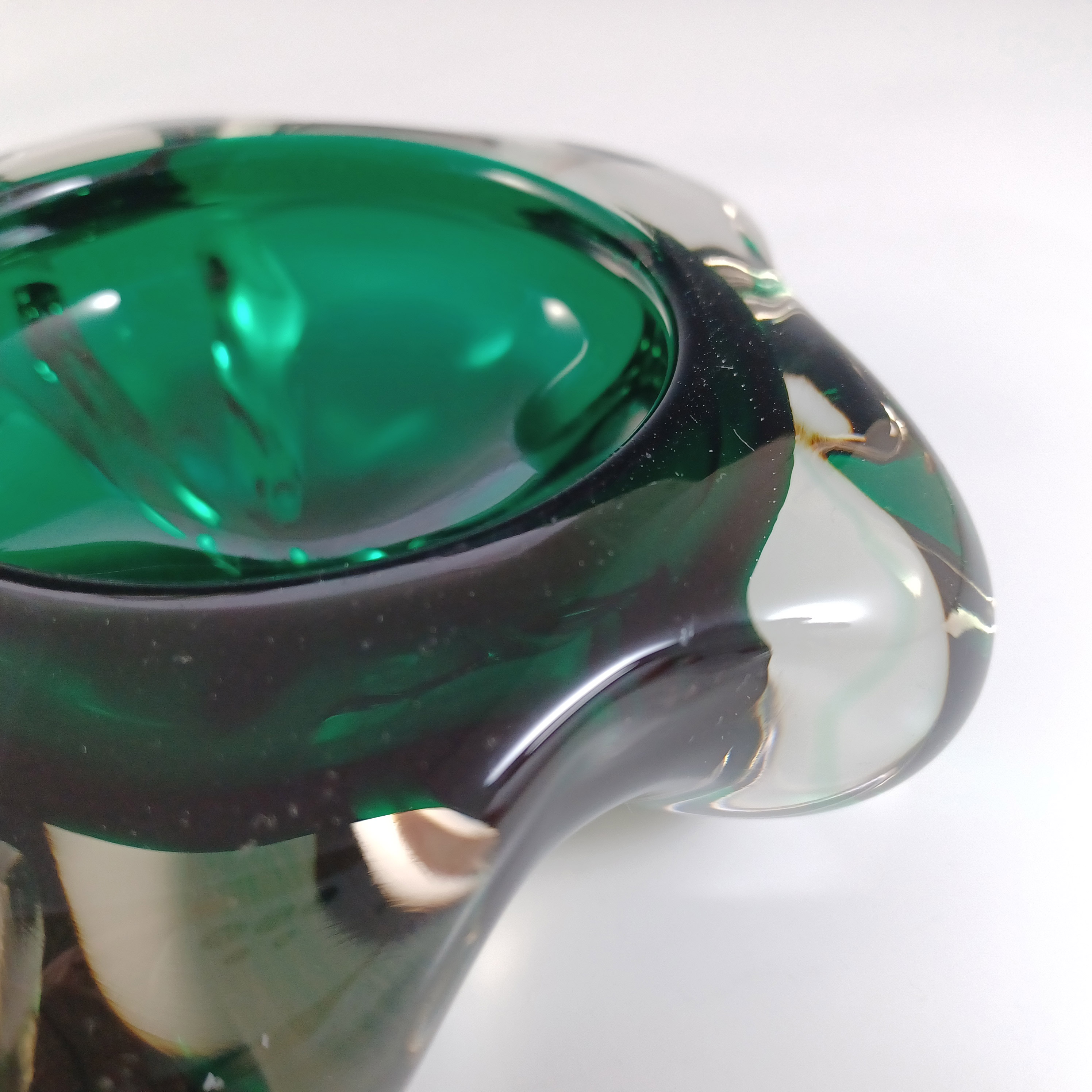 (image for) Whitefriars #9625 Vintage Green Glass Lobed Bowl / Ashtray - Click Image to Close