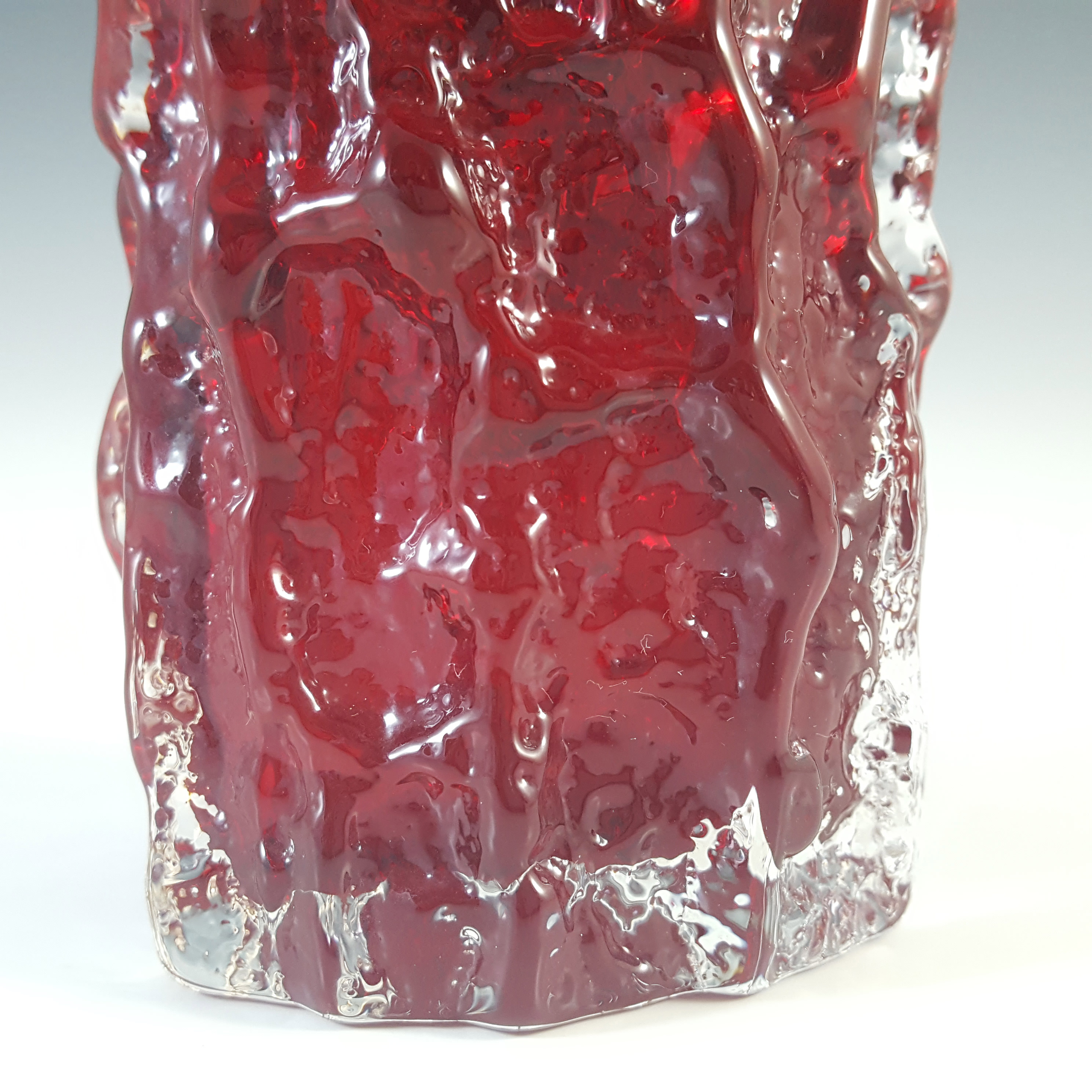 (image for) Whitefriars #9689 Baxter Ruby Red Glass 6" Textured Bark Vase - Click Image to Close