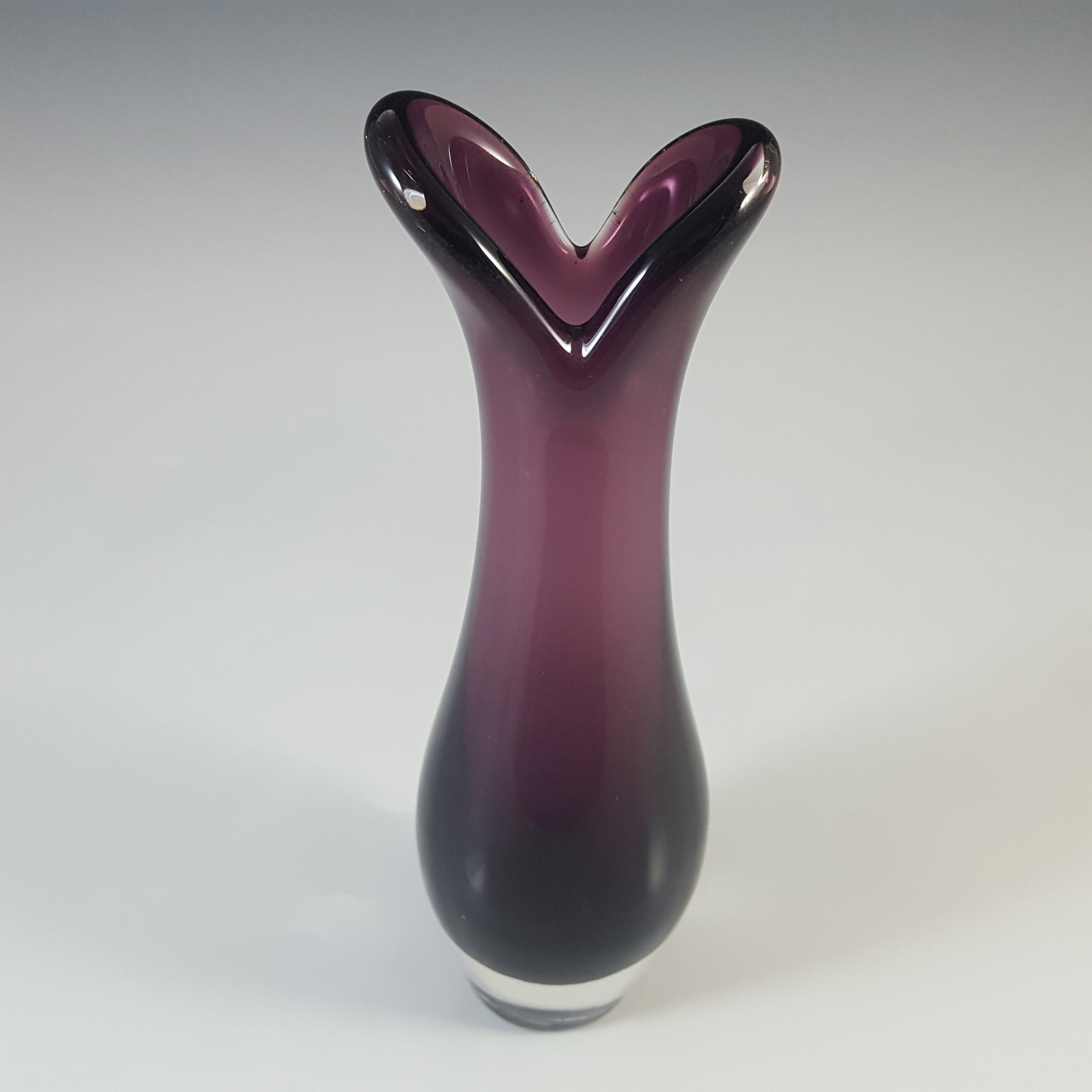 (image for) Whitefriars #9556 Aubergine Purple Cased Glass Beak Vase - Click Image to Close