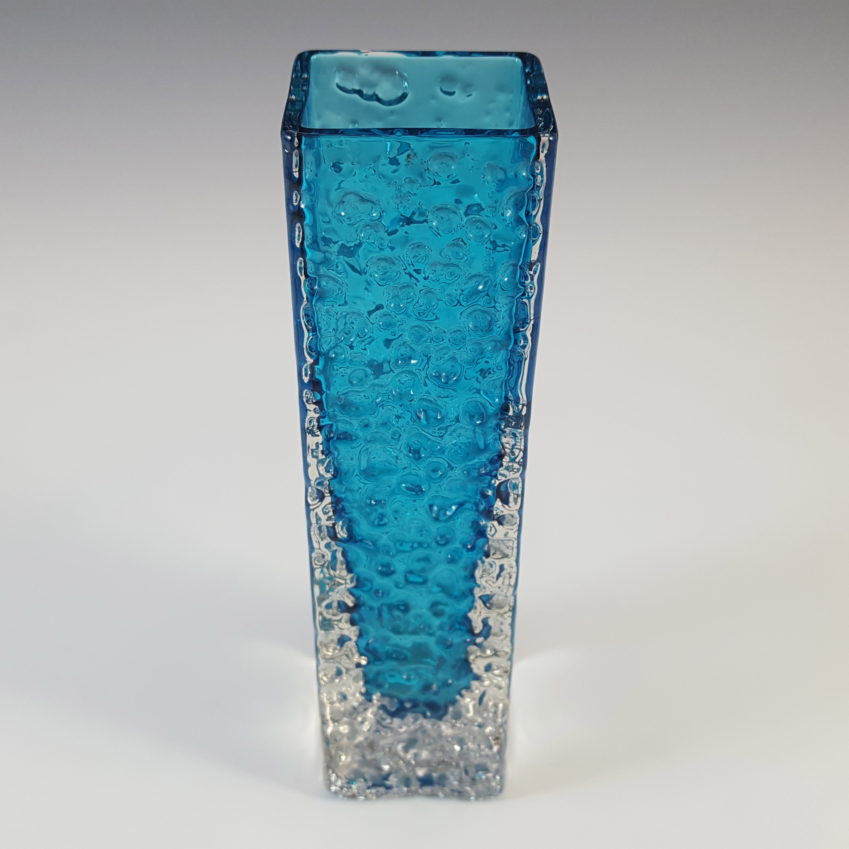 Whitefriars #9683 Baxter Kingfisher Blue Glass 6.75" Nailhead Vase - Click Image to Close