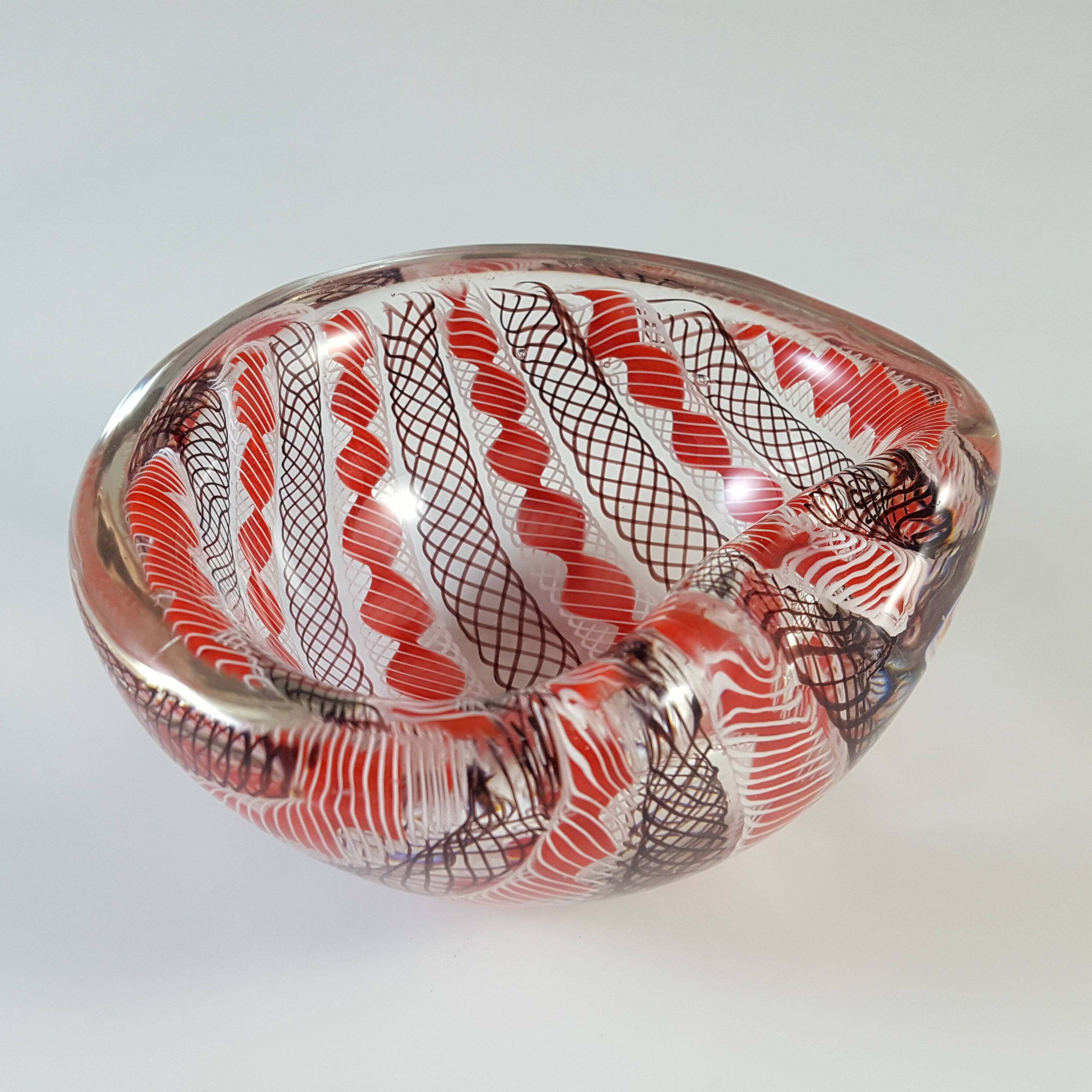 (image for) Archimede Seguso Murano Zanfirico Red, Black & White Glass Bowl - Click Image to Close