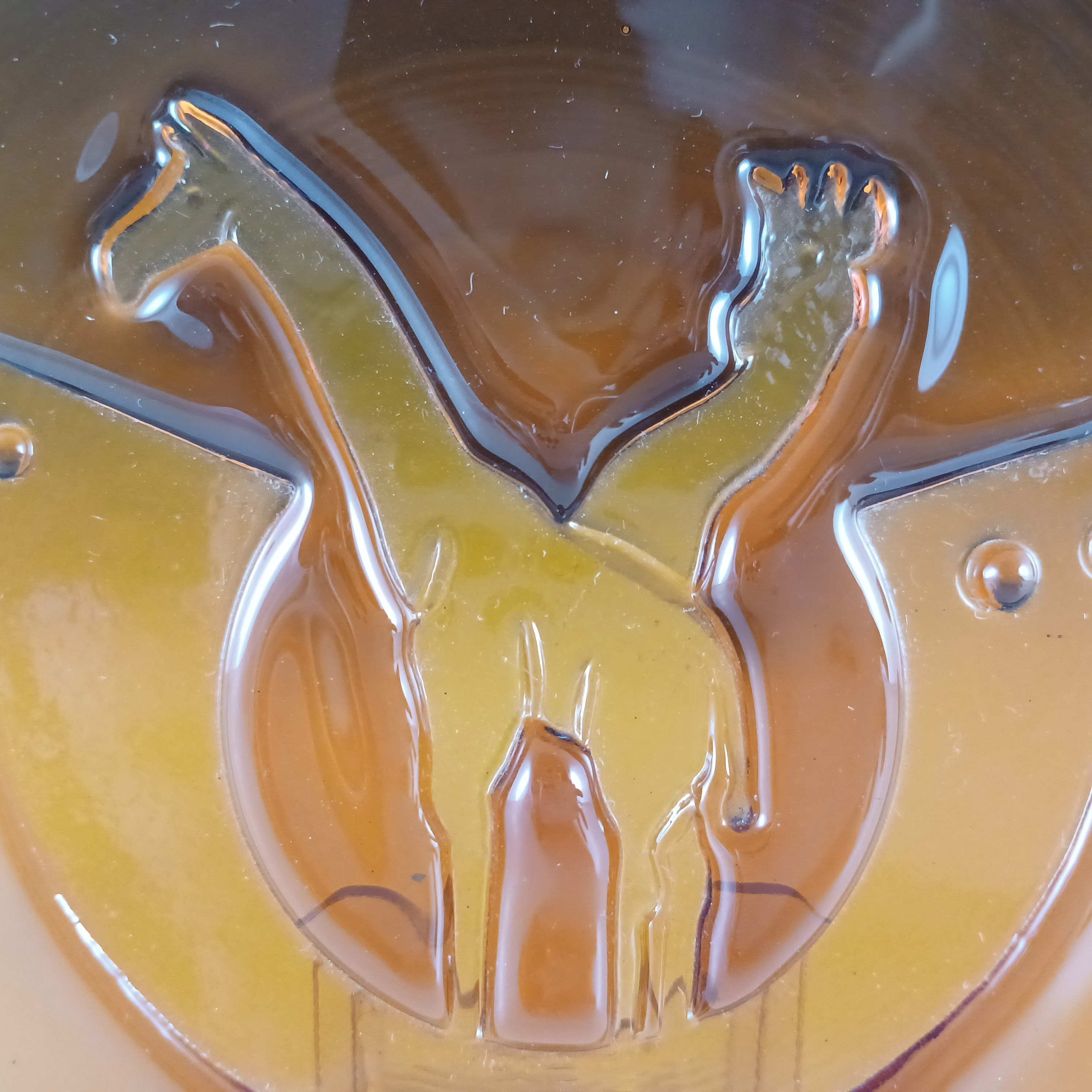 Holmegaard Michael Bang Amber Glass Noahs Arc Giraffes Suncatcher - Click Image to Close