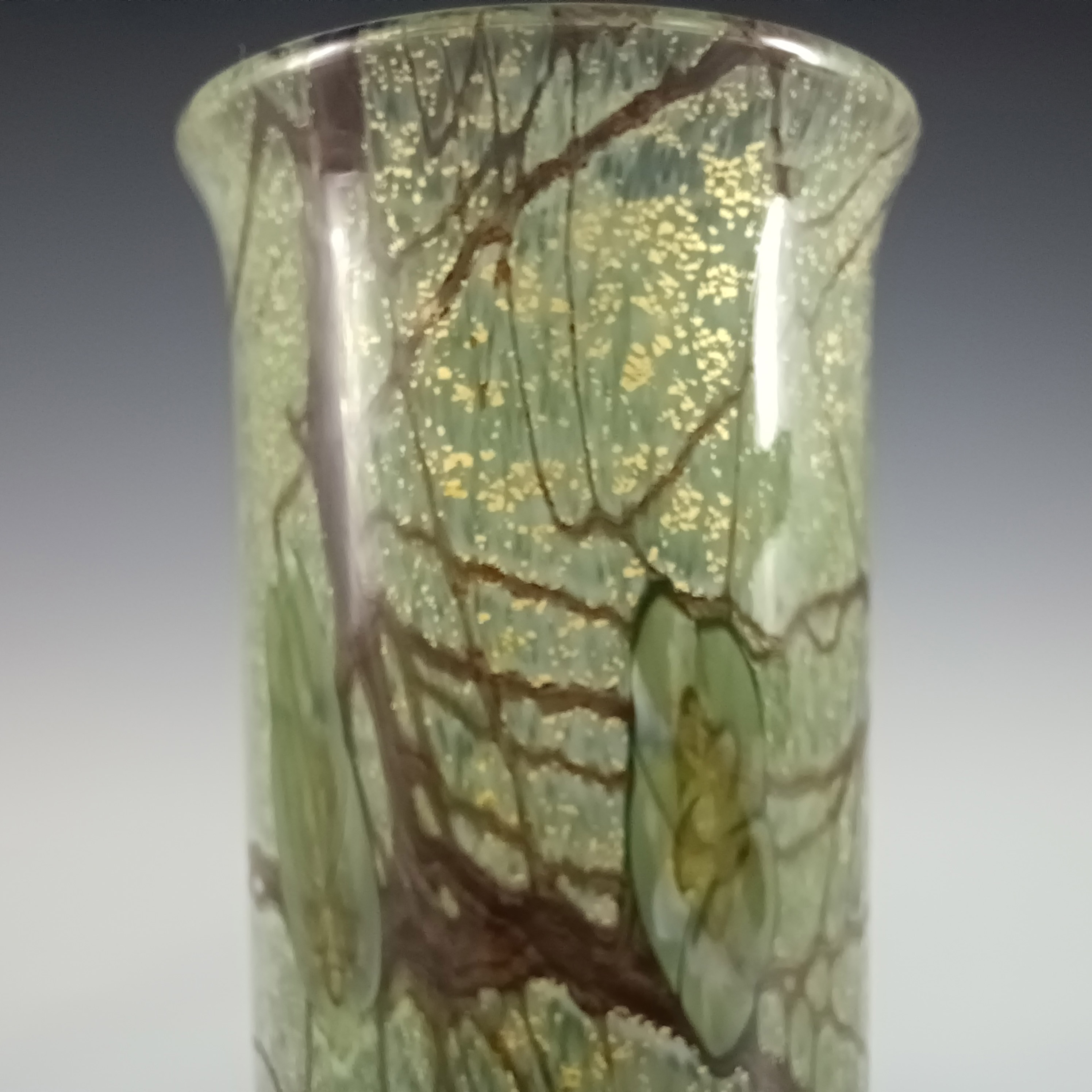 Isle of Wight Studio/Harris 'Garden' Green Glass Vase - Click Image to Close
