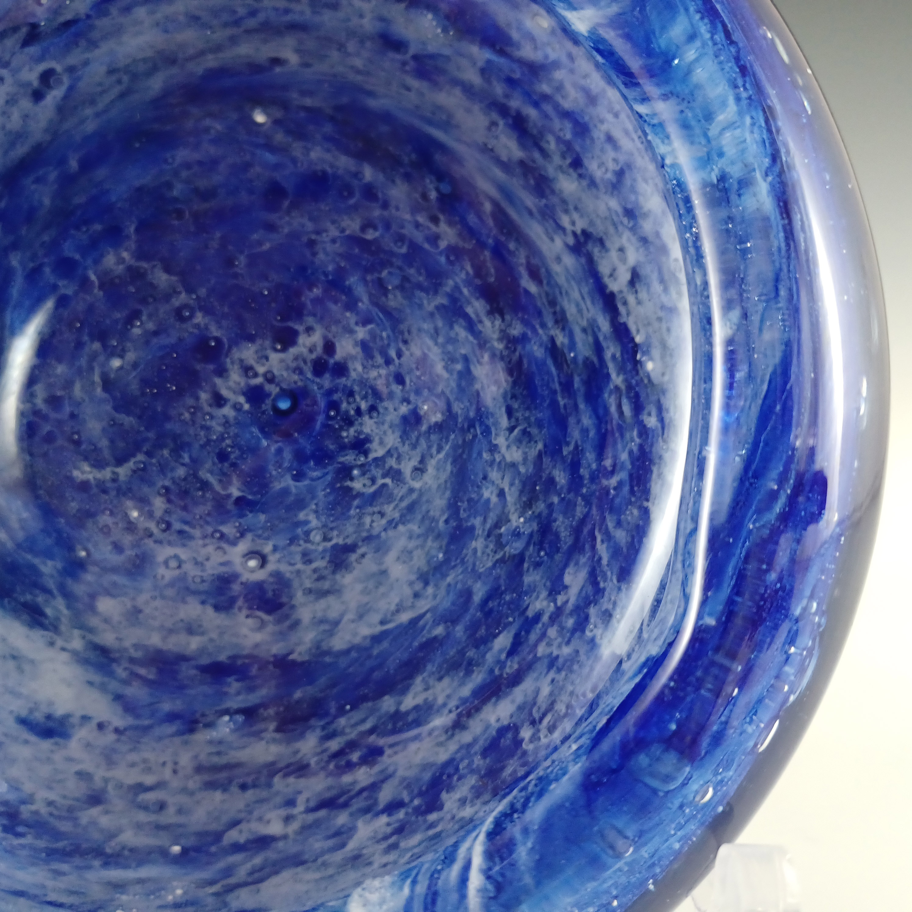 Nazeing British Clouded Mottled Blue Bubbly Glass Bowl - Click Image to Close