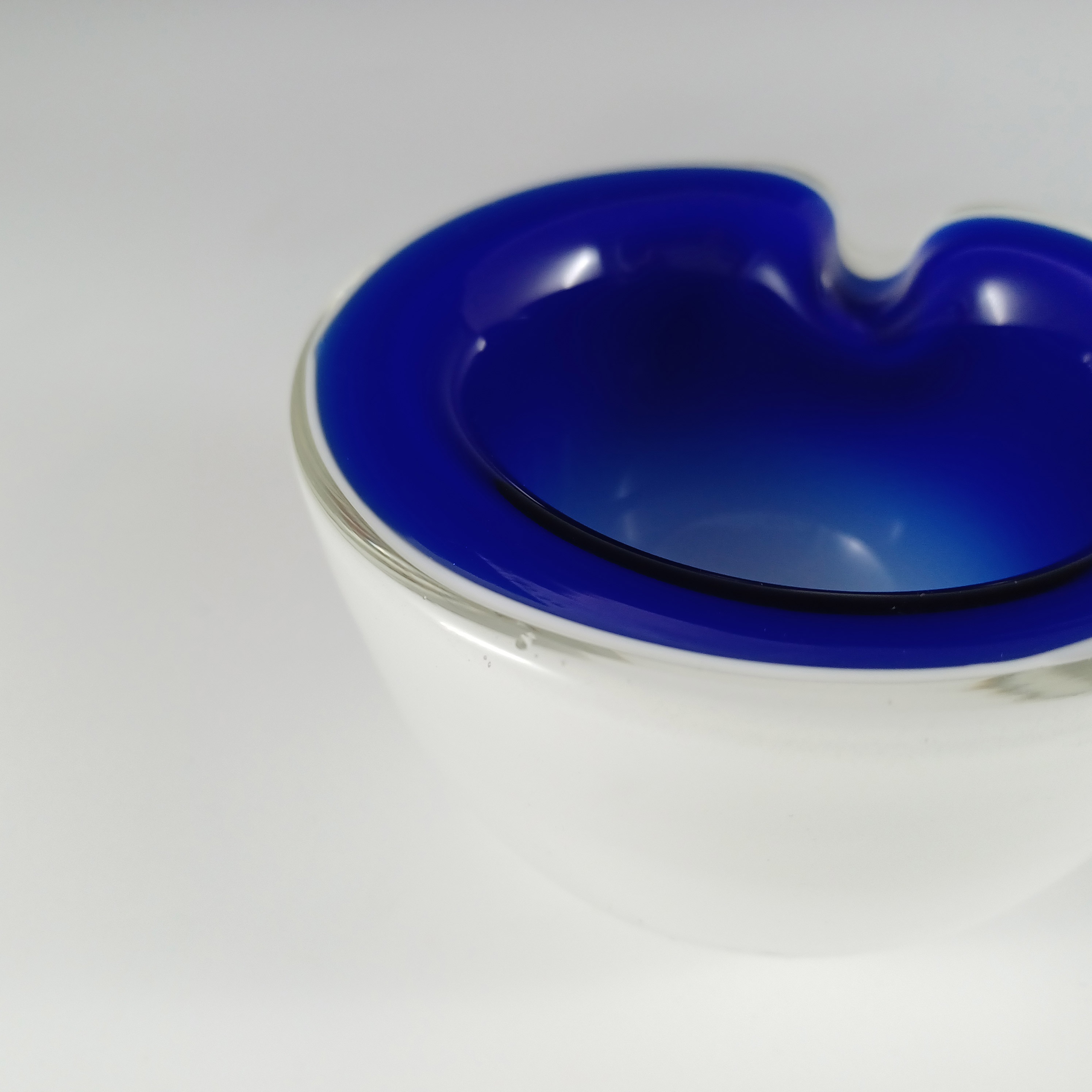 (image for) LABELLED Salviati Murano Blue & White Cased Glass Bowl - Click Image to Close