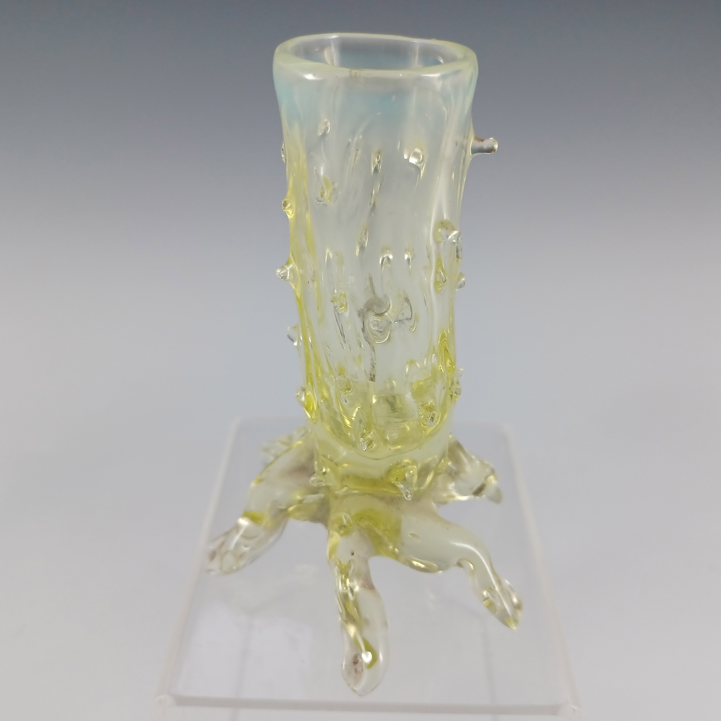 John Walsh Victorian Vaseline / Uranium Glass Thorn Vase - Click Image to Close