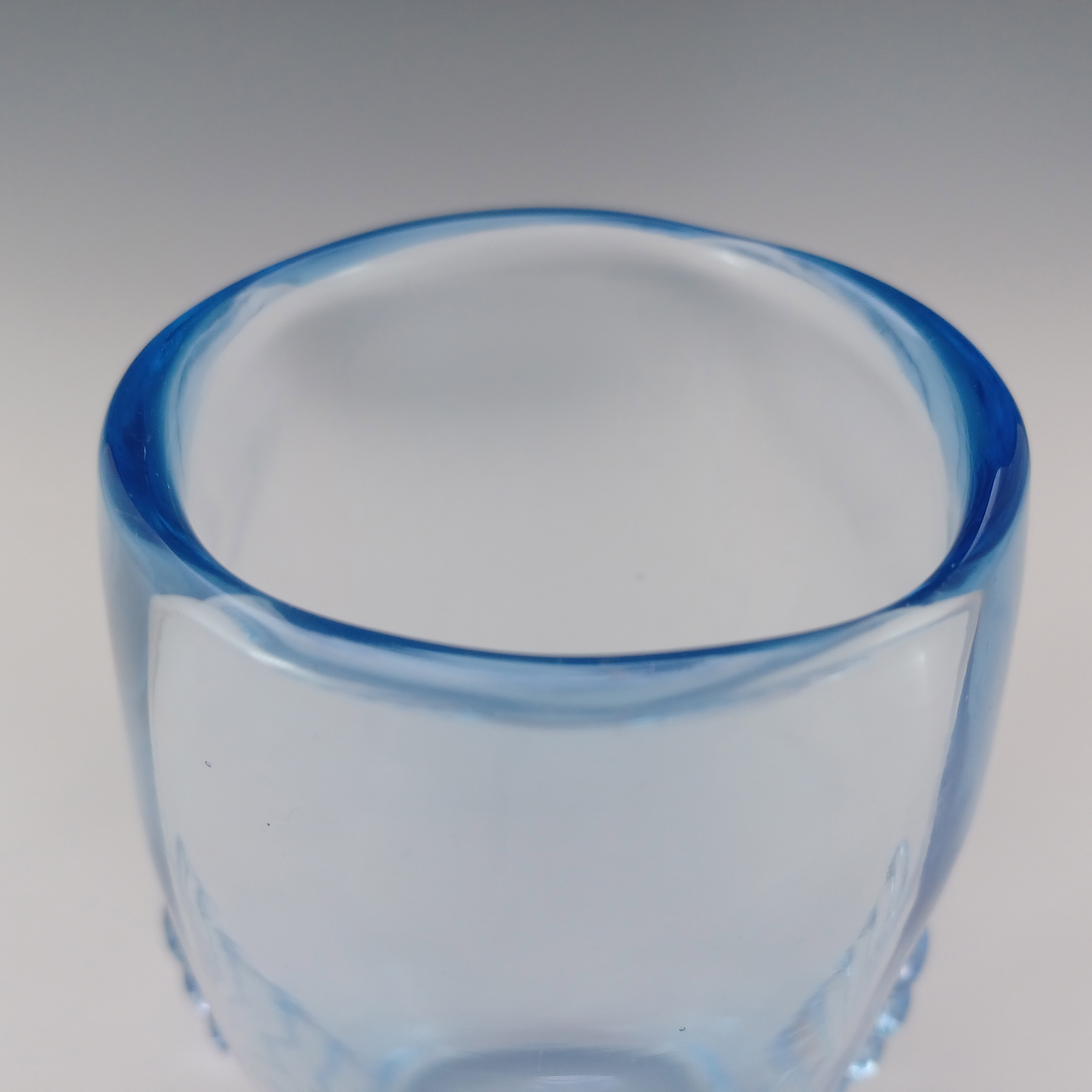 Whitefriars #9359 1950's Sapphire Blue Glass Vase - Click Image to Close