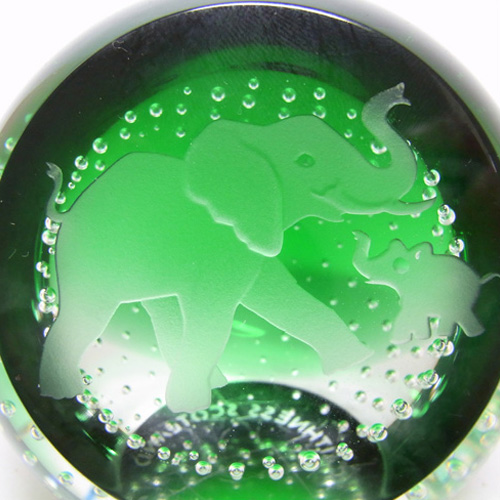 (image for) Caithness Green Glass "Creatures" Elephants Paperweight - Click Image to Close