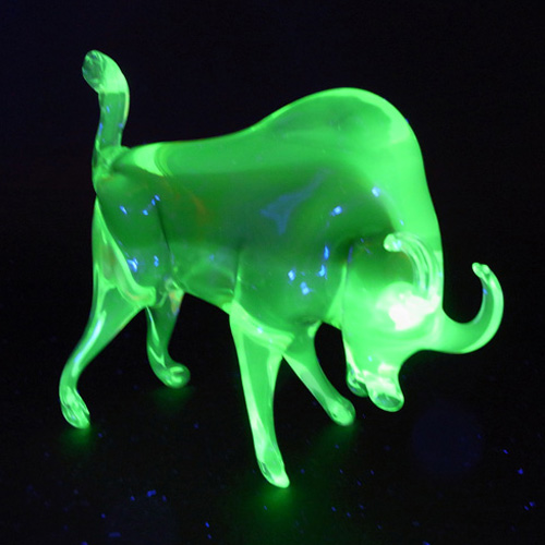 Murano/Sommerso Uranium Red Glass Bull Sculpture - Click Image to Close